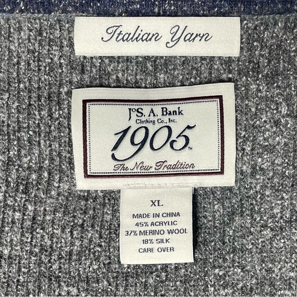Joseph A. Bank Wool & Silk Sweater Vest Size XL 22” across chest Gray